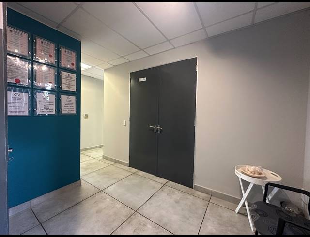 219M² OFFICE FOR SALE IN SANDOWN